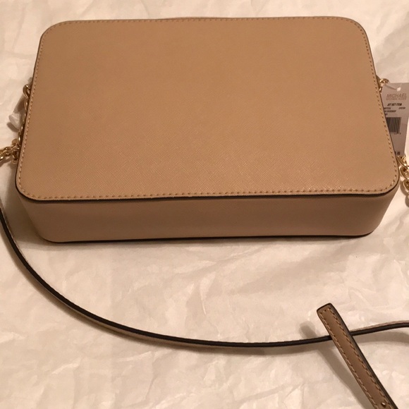 Michael Kors Leather shoulder bag - Picture 6 of 6